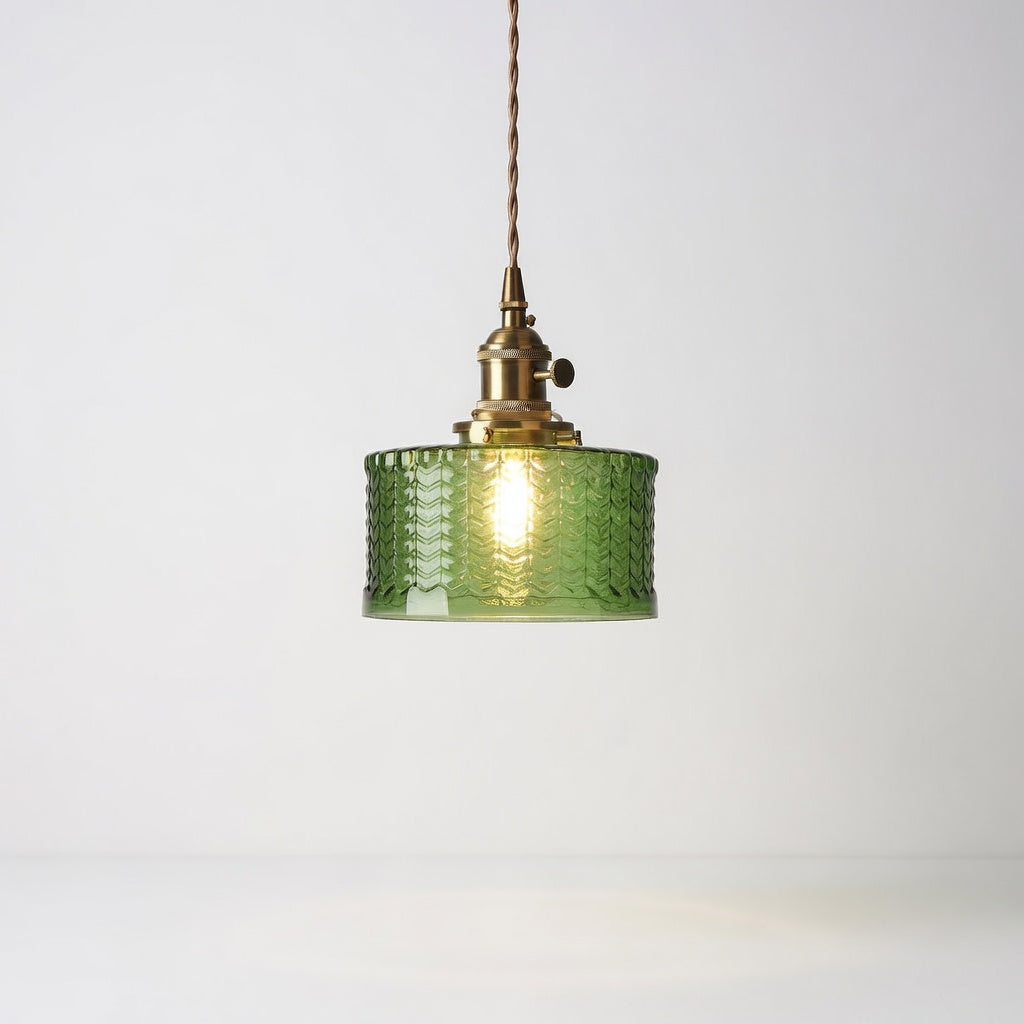 VerreNoble | Élégante Lampe Suspendue en Verre Vert et Laiton