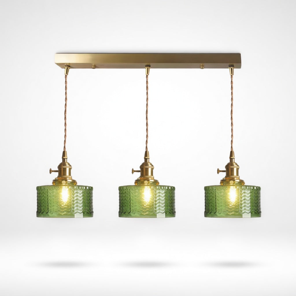 VerreNoble | Élégante Lampe Suspendue en Verre Vert et Laiton