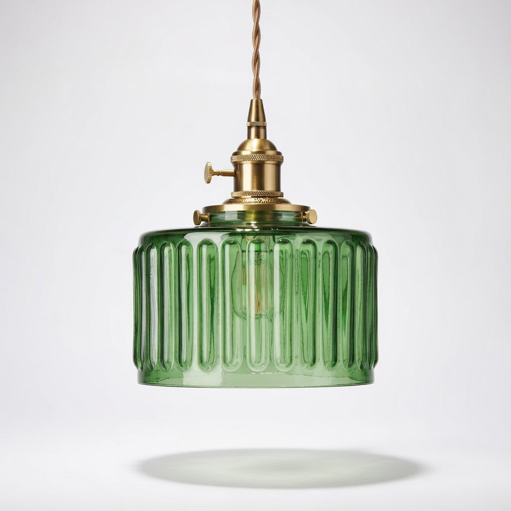 VerreNoble | Élégante Lampe Suspendue en Verre Vert et Laiton