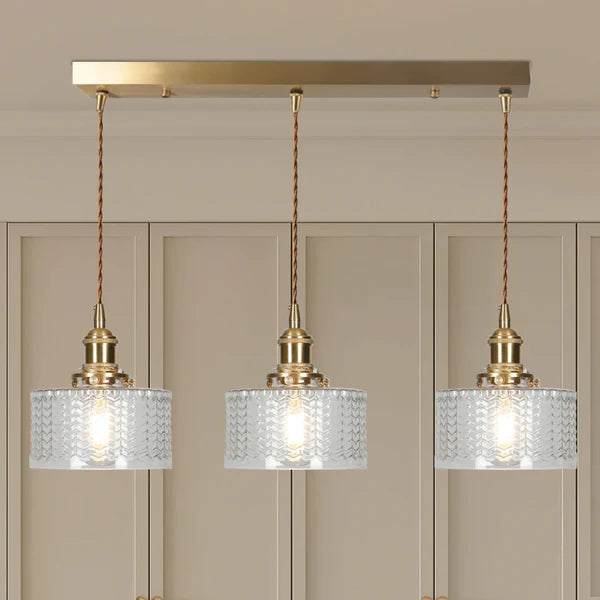 VerreNoble | Élégante Lampe Suspendue en Verre Vert et Laiton