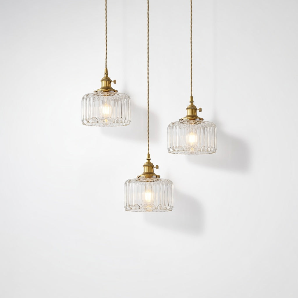 VerreNoble | Élégante Lampe Suspendue en Verre Vert et Laiton