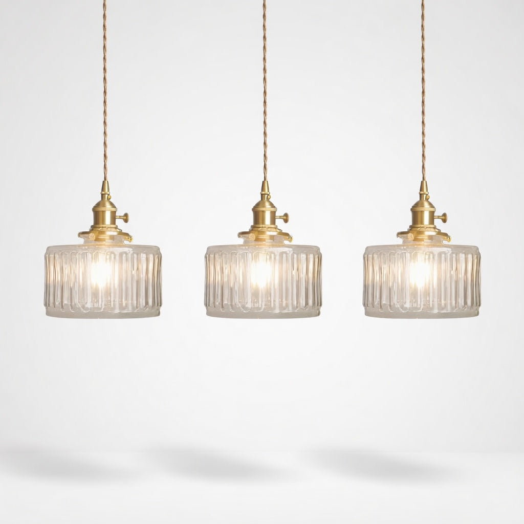 VerreNoble | Élégante Lampe Suspendue en Verre Vert et Laiton