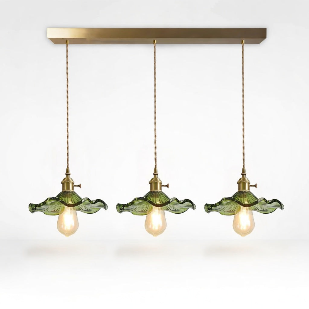 FloraLuxe | Élégante Suspension Fleurie en Verre et Laiton