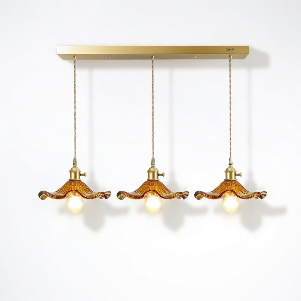 FloraLuxe | Élégante Suspension Fleurie en Verre et Laiton