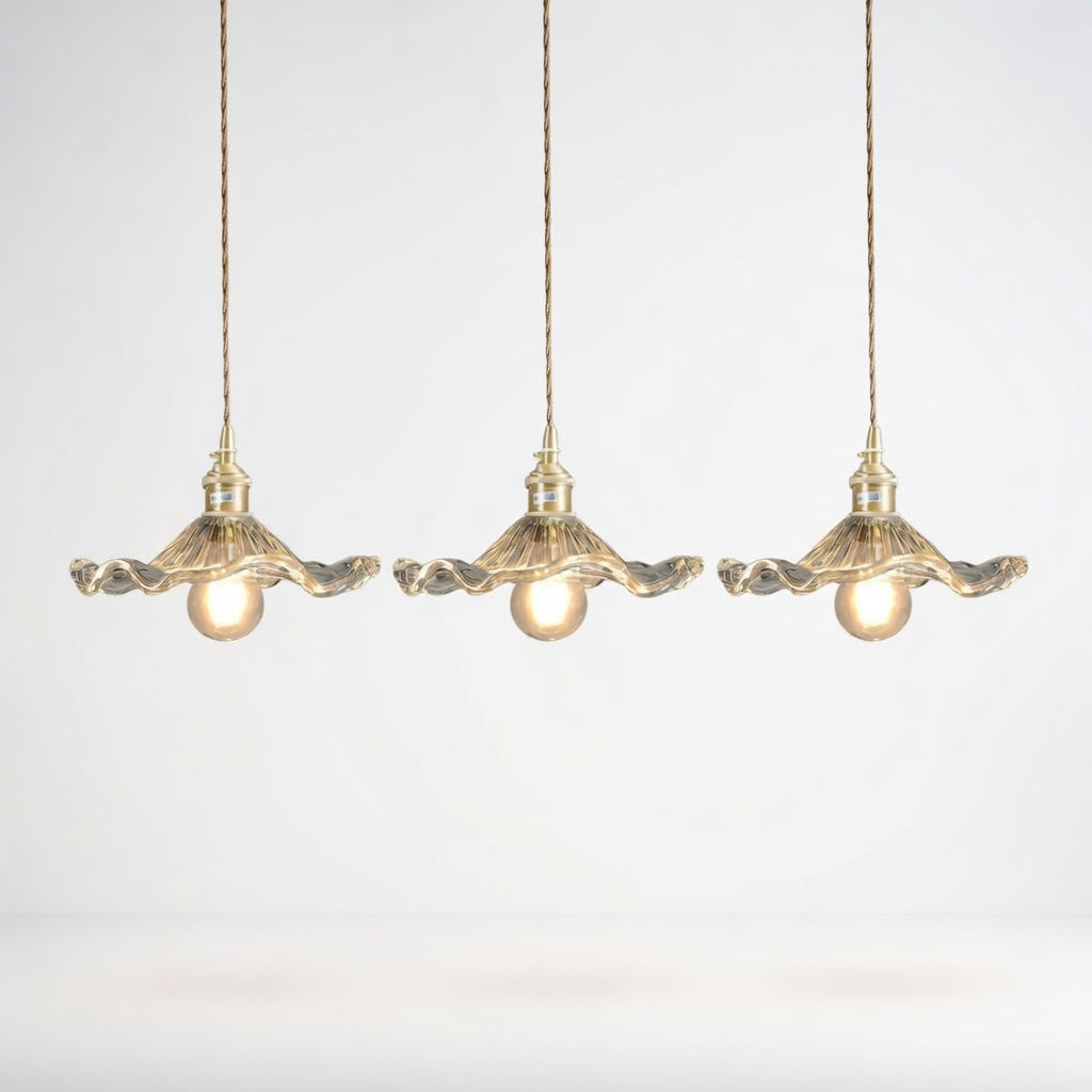 FloraLuxe | Élégante Suspension Fleurie en Verre et Laiton