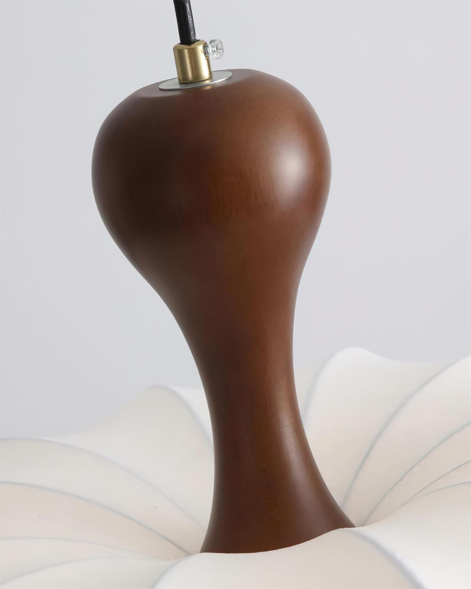 NutriaWood | Élégante Suspension Sculptée en Tissu Blanc et Noyer 2