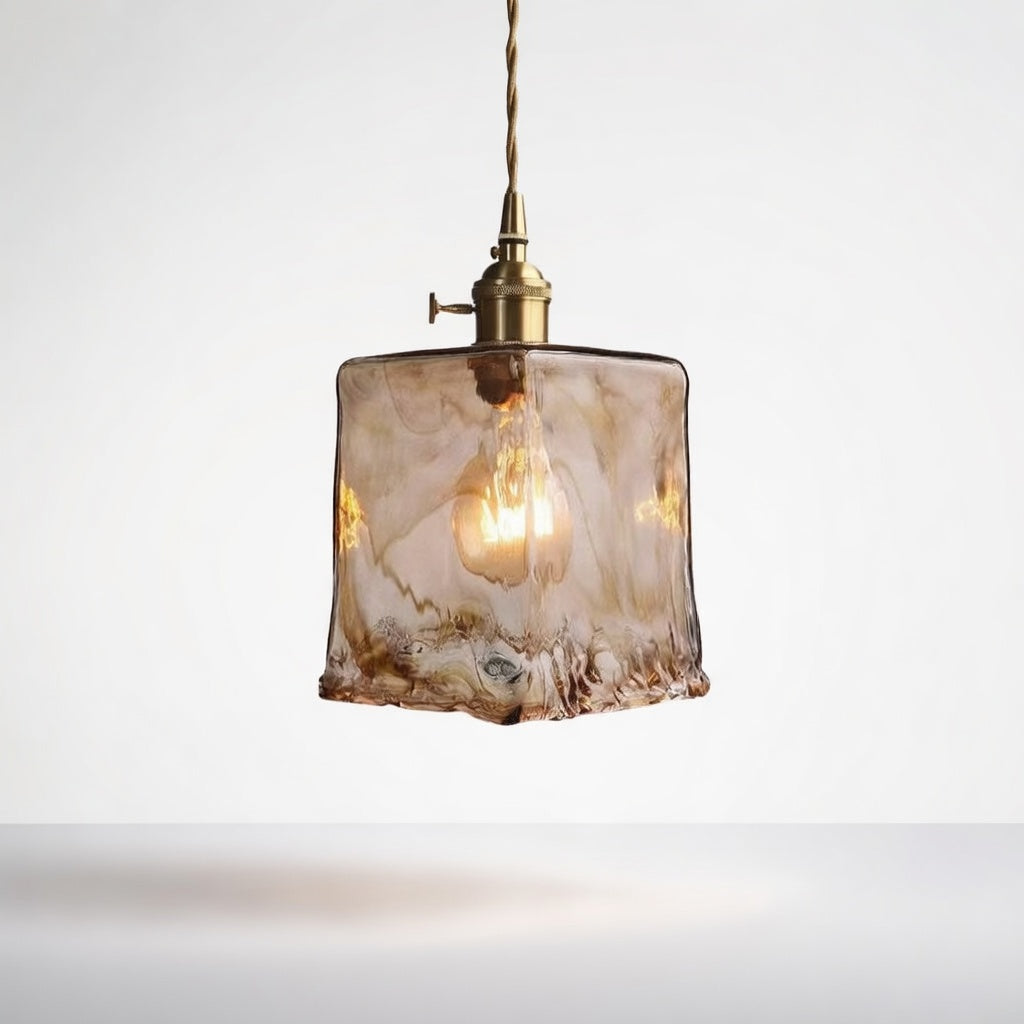 VluroGlass | Élégante Lampe Suspendue en Verre Ambre et Métal Doré