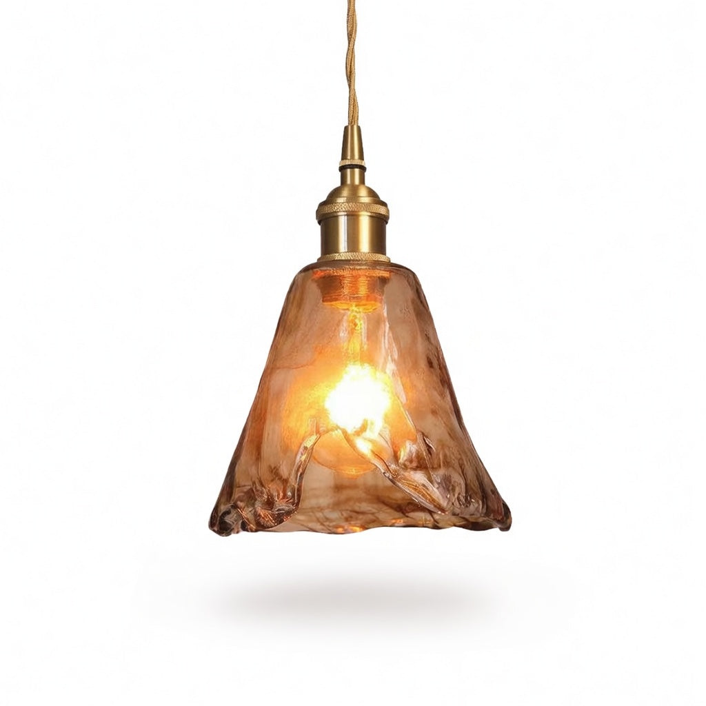 VluroGlass | Élégante Lampe Suspendue en Verre Ambre et Métal Doré